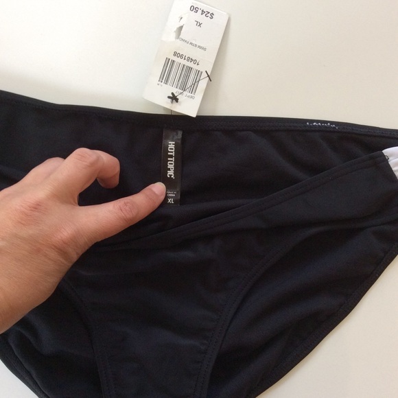 Classic black bikini top swimwear - Picture 4 of 7